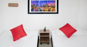 Hotel Los Angeles - Image 2
