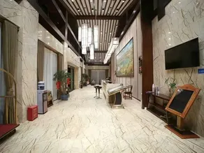 Phoenix Lake Hotel - Image 4