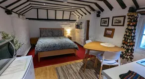 Cobweb Cottage Studios - Image 2