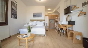 CAPTAINHOUSE - Image 2