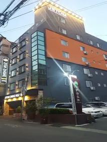 Sunshine Motel - Image 3