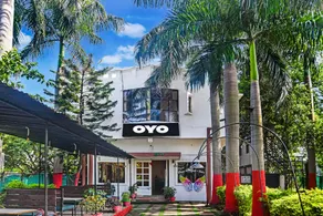 Hotel O Shree United Grills & Cafe Restro Rajendra Nagar station - Image 3