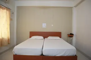 Hotel Surya - Image 2