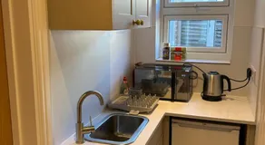 Sunny Garden WFH Retreat with Private Entrance and Parking near NEC BHX JLR - Image 5