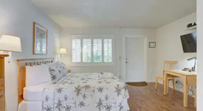 Tequesta Palms Inn - Image 2