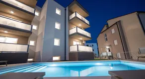 Poolside Hideout Apartments - Image 4