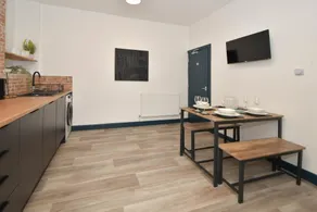 Stay @ Shobnall Rooms & Studios Burton - Image 5