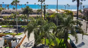 Oceanside Rocks Family Vacation Home - Image 2