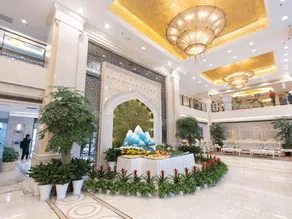 Xinjiang Plaza Jiabin Building - Image 2