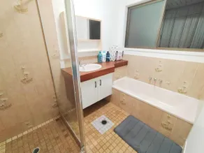 Cfamily 1M04 bedroom shared house - Image 5