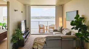 Penthouse Style Apartment, Parking, Pool, Gym - Image 2
