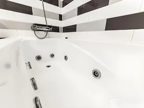 In Hotel Seoul - Image 5