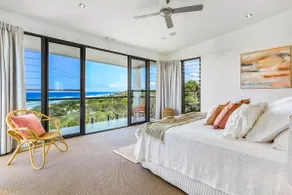 Indulgent beachside luxury, Sunrise Beach - Image 2