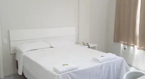 Leal Classic Hotel - Image 2