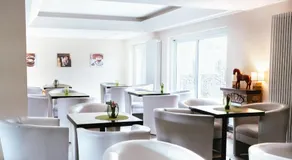 b4 Hotel - Image 3