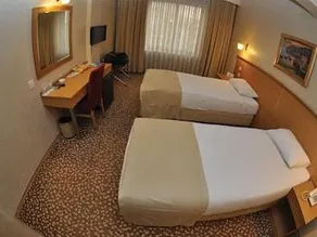 Sun Inn Hotel - Image 4