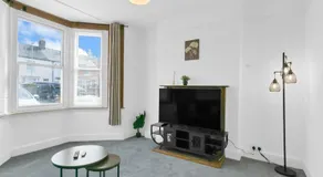 Premium Service Apartment Taunton Ideal for Business and Leisure - Image 2