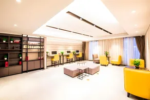 Home Inn Plus Beijing Chaoyangmen Metro Station - Image 3