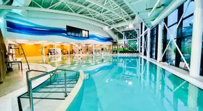 Lodge Nine for 6 with Hot Tub - Spa Resort in Devon - Image 2