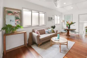 Tropicana Bungalow - Retro Getaway - Image 4