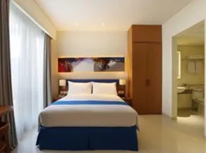 Zen Rooms Kuta Square Mall - Image 5