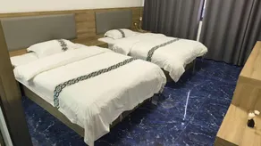 Yanxin Business Hotel - Image 2