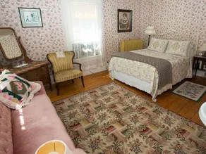 Dancing Bear Guest House - Image 2