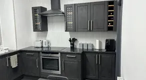 Modern 2 Bed near Turf Moor Football Stadium, Parks, Canal and Lake - Image 3