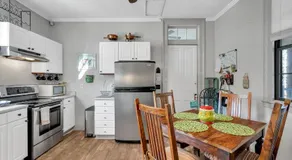 Bywater Home, Parking and Pet Friendly Retreat by Redawning - Image 4