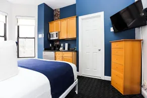 Maverick Suites at 402 Columbus Ave - Image 2