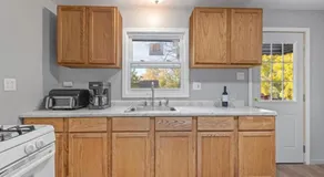 Serenity Home Free Parking & Wine - Image 5