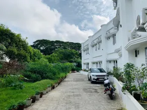 Ascot Hotel - Image 4