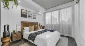 Sol Docklands - Unique 3 Bedroom Loft, Infinity Pool, Gym, Free Parking and Free Trams - Image 2