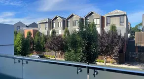 Room in Newport Modern townhouse - Walk to stunning ocean view - Image 4