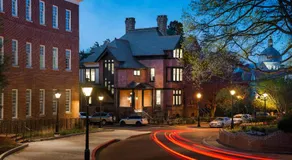 86 State Circle - Luxury Boutique Hotel - Image 5