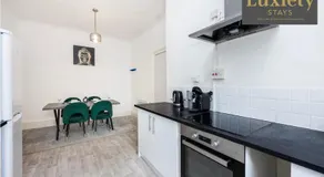 Modern 3BR Home By Luxiety Stays w Long stay Disc - Image 4