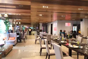 Tom's Cabin Hotel - Image 4