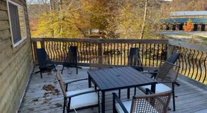 Pine Creek Cabins & Camping Resort - Image 5