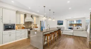 Coastal La Jolla Getaway with Panoramic Ocean Views and Private Rooftop - Image 3