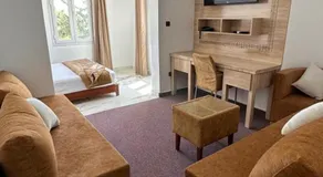 Isly Golf Hotel - Image 2
