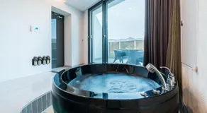 W Jiwoo Resort - Image 4