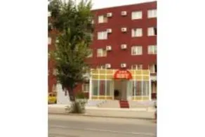 Hotel Est - Image 1