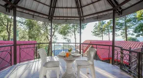 Alaya Stays Golden Meadow Villa - Image 5