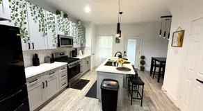 Spacious 3 bedroom influencer house in Houston - Image 3