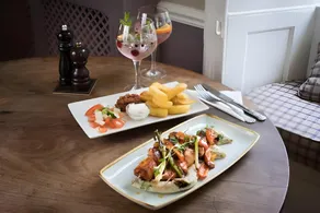 The Coachman Inn - Image 5