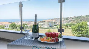 La Riviera - Image 2