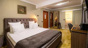 Hotel Brilliant Plaza - Image 2