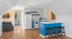 Bird's Nest- Perfect Retreat for 2, Studio Above Bakery, Dogs! - Image 5