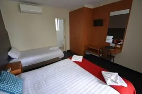 Heathcote Hotel - Image 4