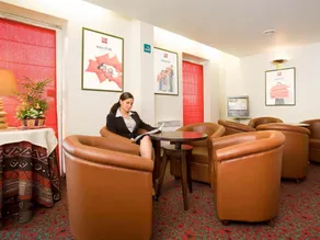 Hotel Mermoz Paris Le Bourget - Image 4